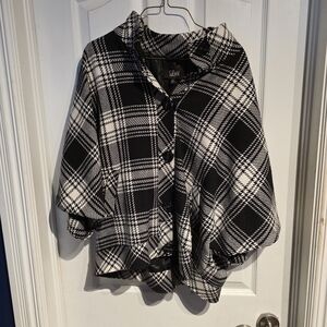 Luii Black and‎ White Striped Cape
